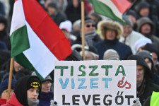 Ekkora zűrzavar mellett az lett volna meglepő, ha nincs botrány a debreceni akkugyárból