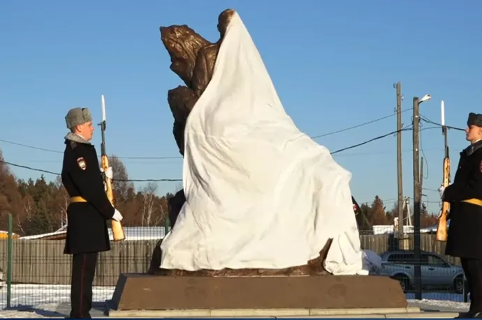 Mibe keveredett a szovjet tábornok szibériai szobra?