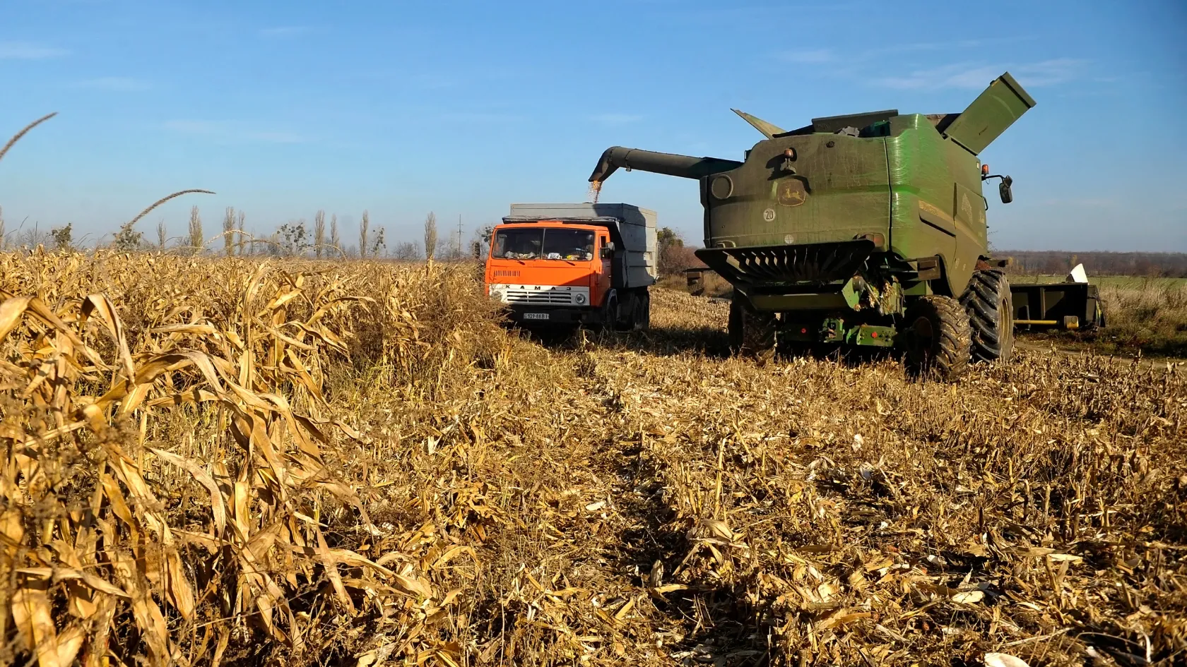 Míg Magyarország az olcsó liszt ellen lobbizik, az ukrán mezőgazdaság az életéért küzd