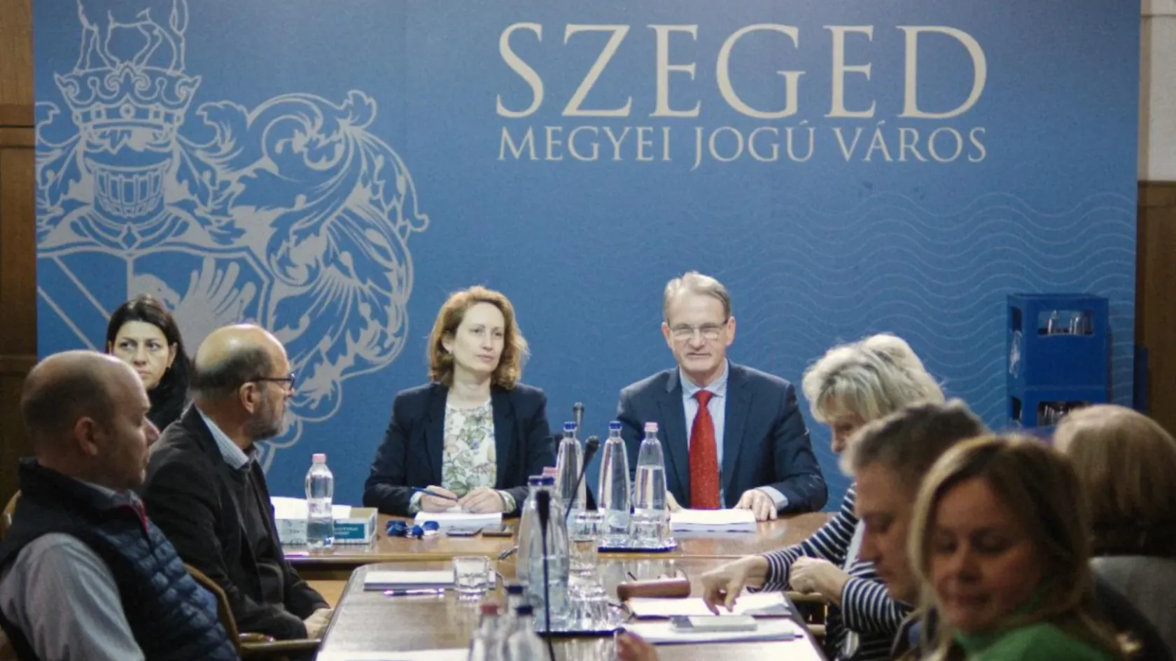 Több mint ötszázan írtak alá petíciót, tovább tiltakoznak a szülők a szegedi óvodabezárások ellen