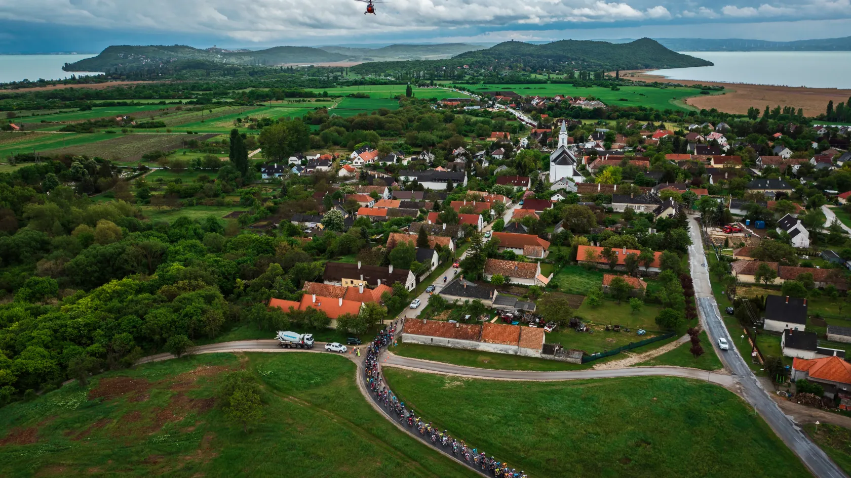 A Balaton-felvidéken fonódó amatőr bringaversennyel tartják életben a magyar Giro emlékét