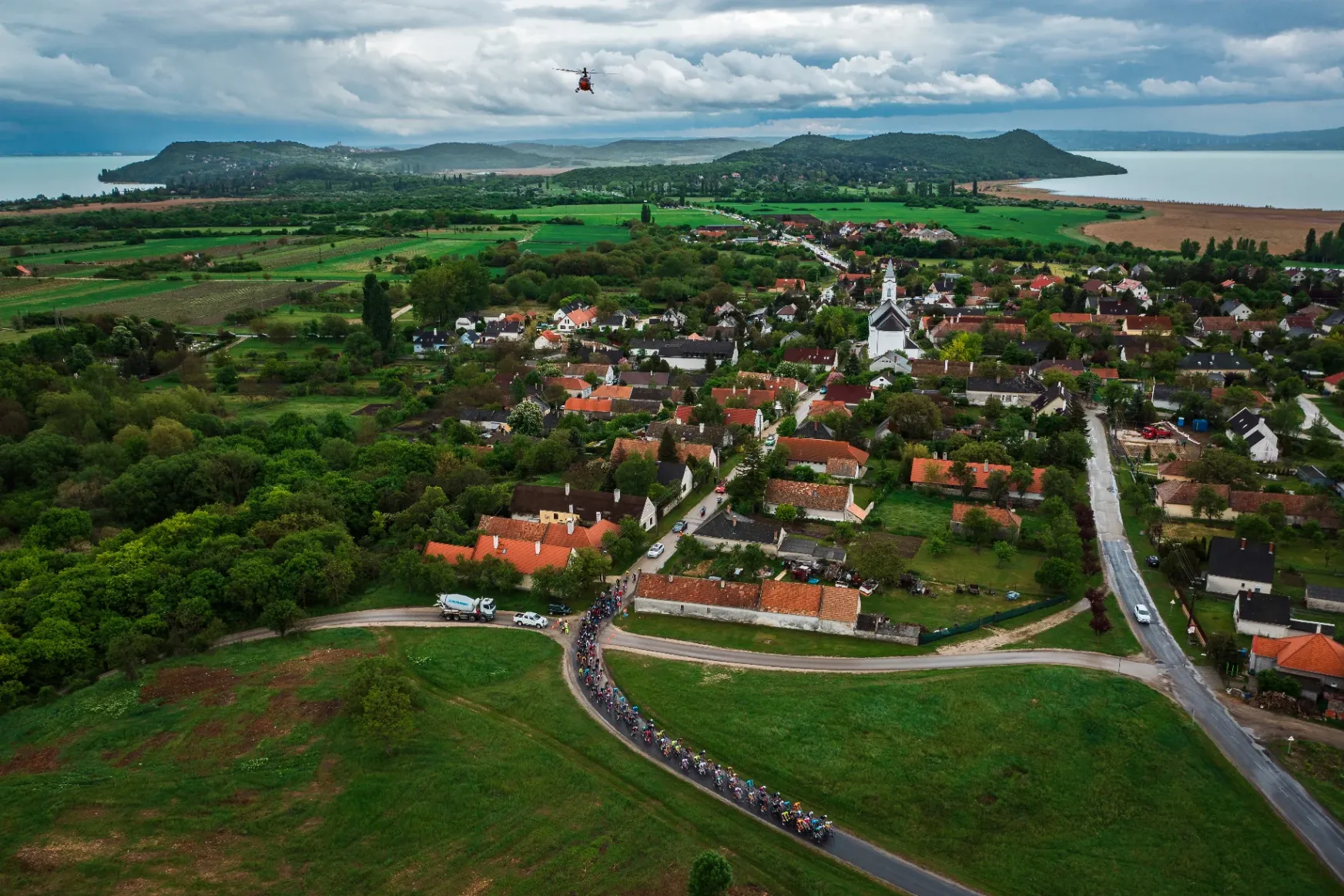 A Balaton-felvidéken fonódó amatőr bringaversennyel tartják életben a magyar Giro emlékét