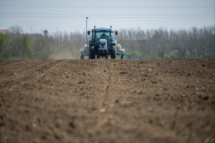 Ársapkát kapott a termőföld is