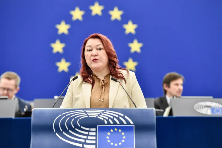 Bocskor Andrea szólal fel 2023. február 15-én az EP-ben – Fotó: Eric Vidal / © European Union 2023 