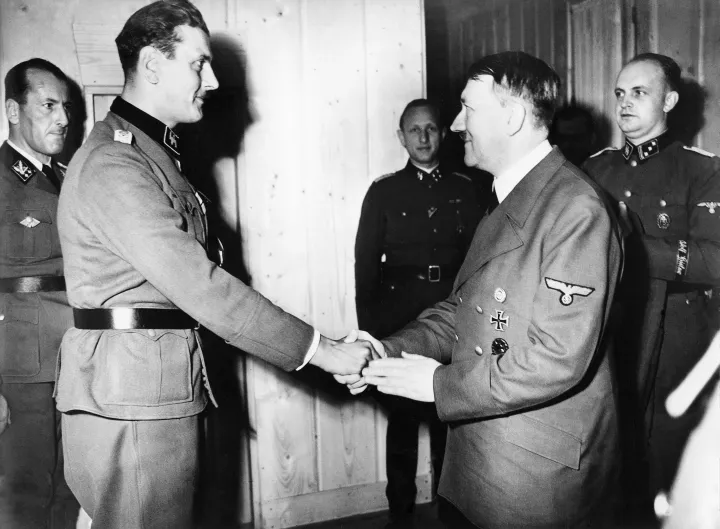 Otto Skorzeny és Adolf Hitler 1943-ban – Fotó: Ullstein Bild / Getty Images