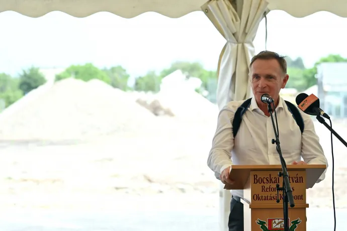 Wáberer György kormánybiztosi pozíciója is megszűnt, miután Tiborczék kivásárolták a cégéből