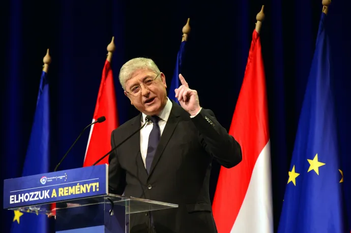 Gyurcsány Ferenc és a Momentum keményen beszóltak egymásnak