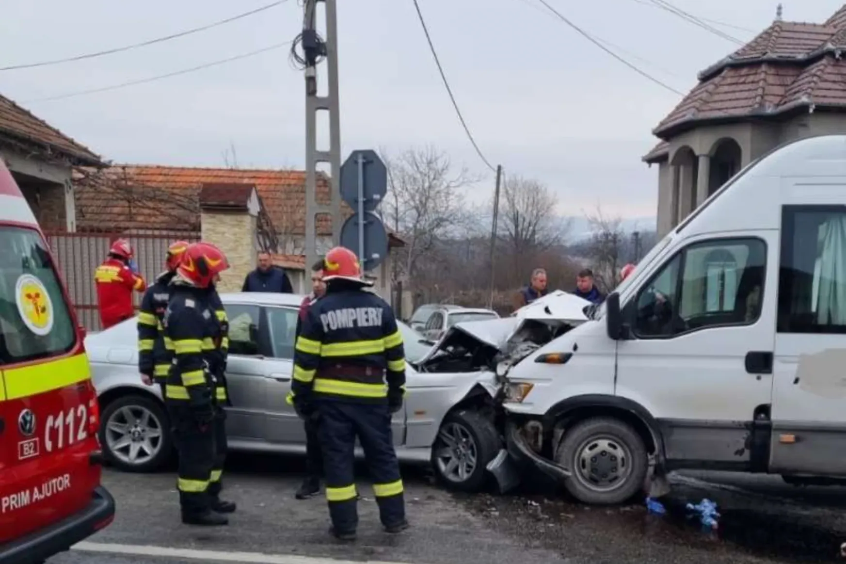 Gyermekeket szállító busz balesetezett Bihar megyében