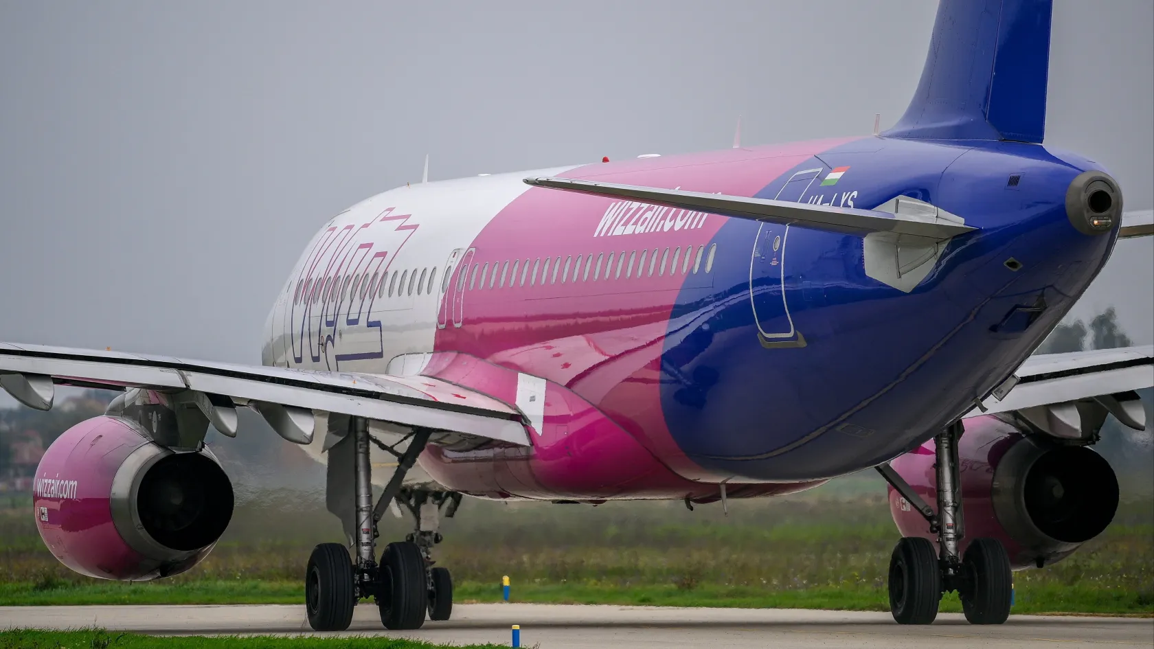 Megpróbálták eltorlaszolni a vészkijáratot és rá akartak gyújtani a Wizz Air stockholmi járatán balhézó utasok