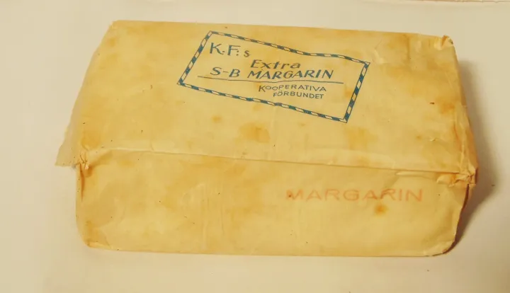 Svéd margarin 1944–1945 tájáról – Forrás: KingaNBM / National Liberation Museum / Wikimedia Commons