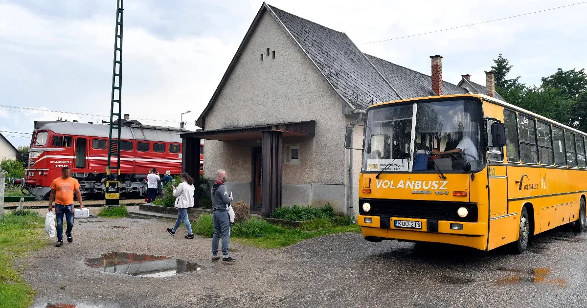 Jön a vármegyei és országbérlet: vonat és Volánbusz havi 9450 és 18 900 forintért