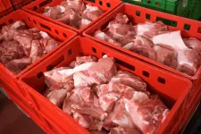 1,5 millió dollárra bírságoltak egy amerikai élelmiszeripari céget, akik tizenévesekkel takaríttatták a húsfeldolgozóikat