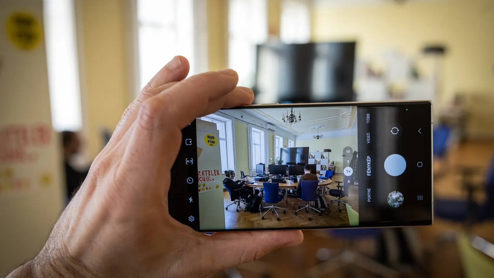 Menő a kamerája, de más újdonságot nem érdemes várni a Samsung S23-as családjától