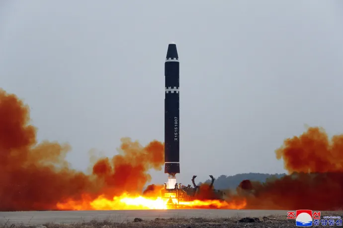 Észak-Korea figyelmeztetésképpen két ballisztikus rakétát is kilőtt