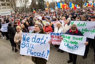 Oroszbarát párt szervezett tüntetést a moldovai parlament elé