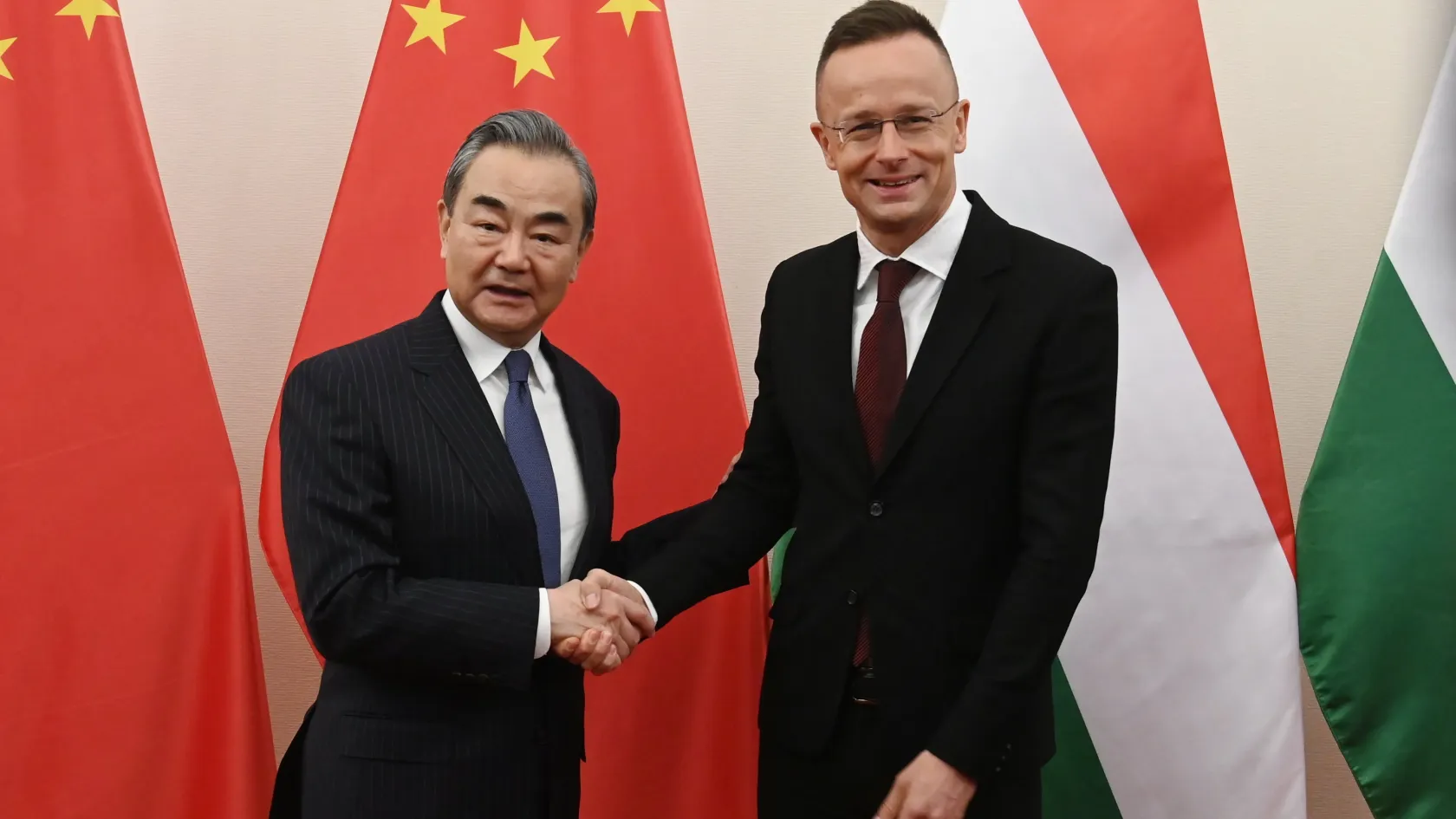 Szijjártó Péter: Magyarország sokat profitál a Kínával folytatott stratégiai együttműködésből