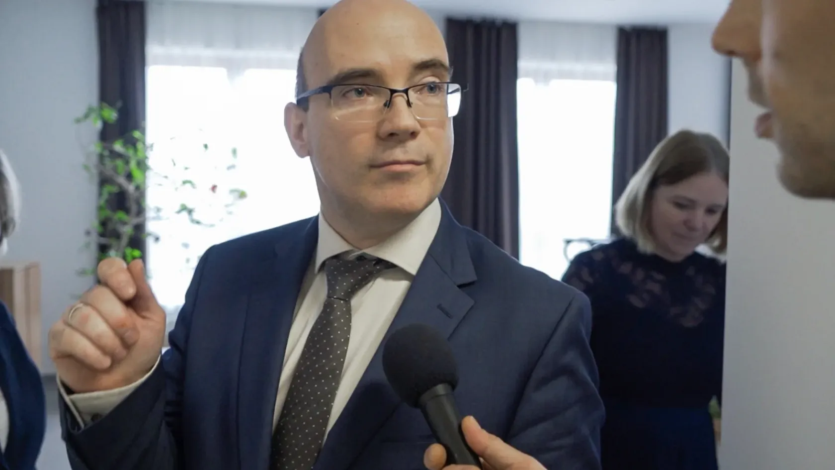 Oktatási államtitkár a kritikákról: Propaganda, hülyeség, fizetett emberek