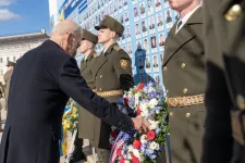 Joe Biden Varsóban mond beszédet és a lengyel elnökkel is találkozik