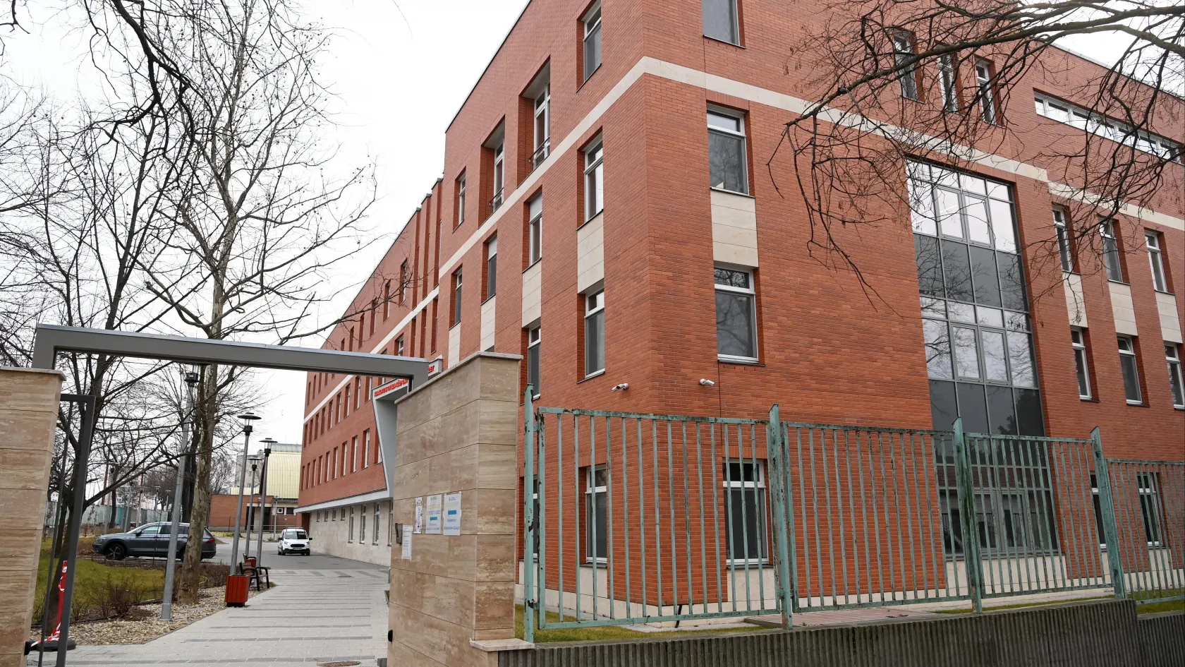 Átmenetileg nem engednek be hozzátartozókat a Bajcsy-Zsilinszky Kórház szülőszobáiba