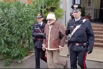 Egy olasz kisváros lakosai eljátszották a hírhedt maffiafőnök elfogását