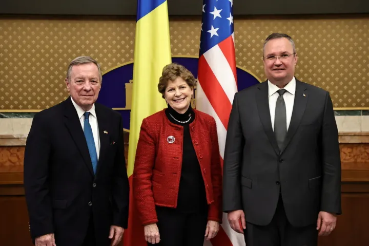 Amerikai szenátorok jártak Bukarestben, a látogatás alkalmával a vízummentesség is szóba került