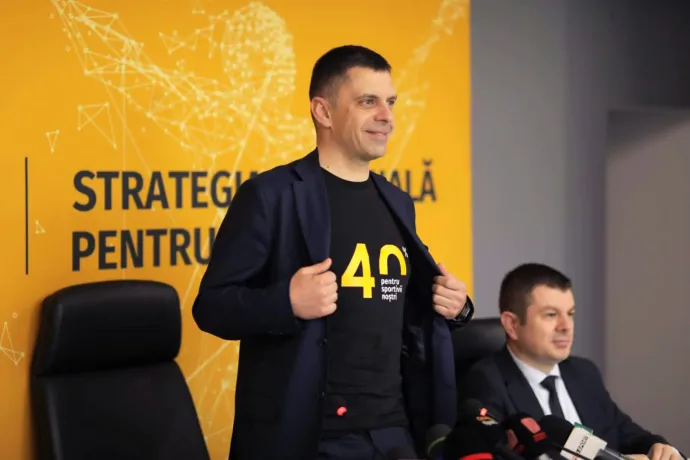 Novák már a pólójára is kiírta a 40 százalékos kvótát, de a jogászok szerint kötelezettségszegési eljárást kockáztat miatta Románia