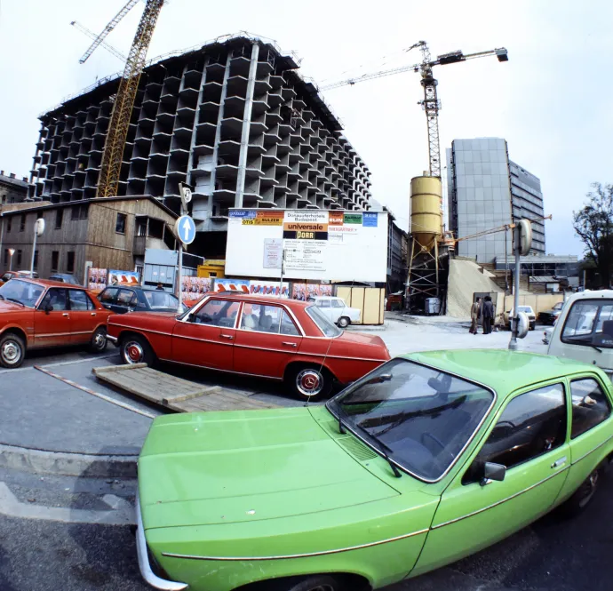 A Szálloda építése 1981-ben – Fotó: Szalay Zoltán / Fortepan