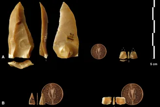 54 000 éves, egy francia sziklabarlangban talált leletek miatt újraszámolhatjuk az emberiség történelmét