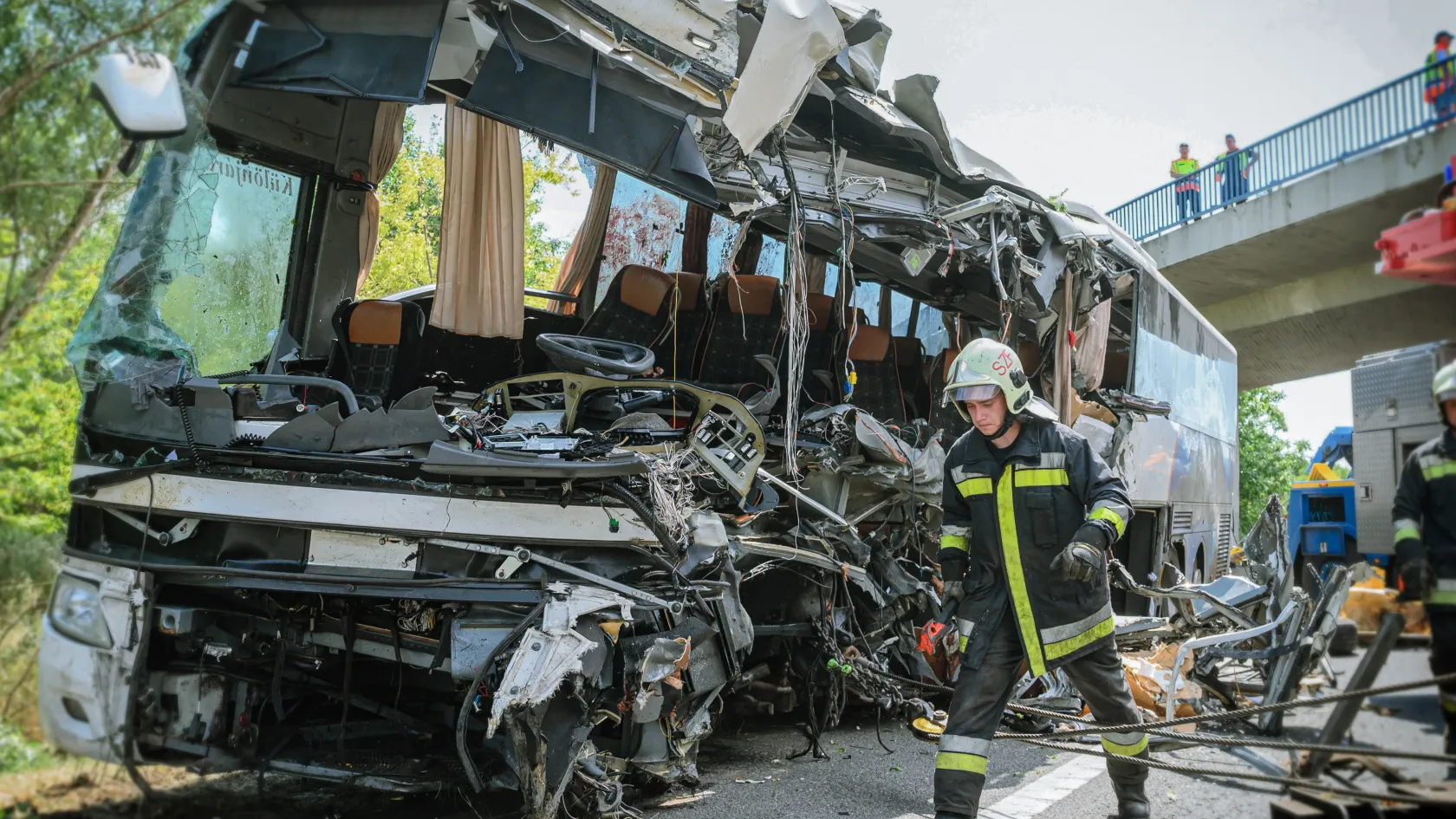 Kilenc ember halt meg a busztragédiában, de a háttérben több száz baleset közös oka áll