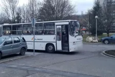 Késsel fenyegette a buszsofőrt az ittas utas, a sofőr meg sem állt az ózdi rendőrkapitányságig