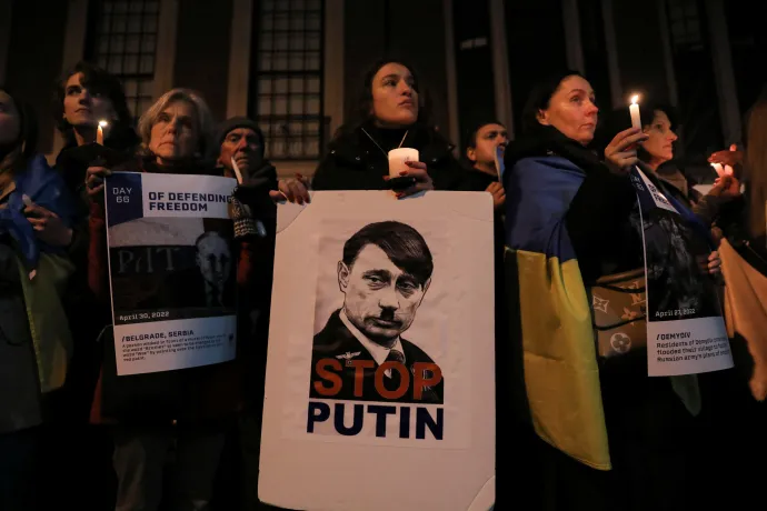 New Yorkban gyertyás virrasztást tartottak Ukrajnáért a háború évfordulójának előestéjén – Fotó: David 'Dee' Delgado / Reuters
