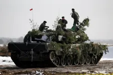 Lengyelország leszállította az első Leopard harckocsikat Ukrajnának