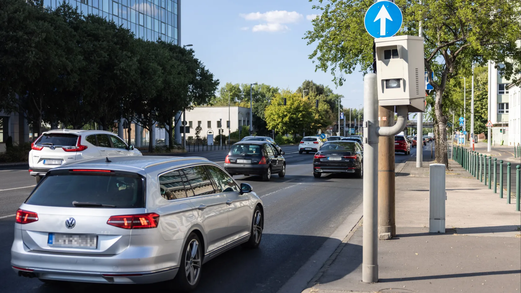 Megduplázná a 30-as sebességkorlátozással érintett útszakaszok számát Budapest a balesetek ellen
