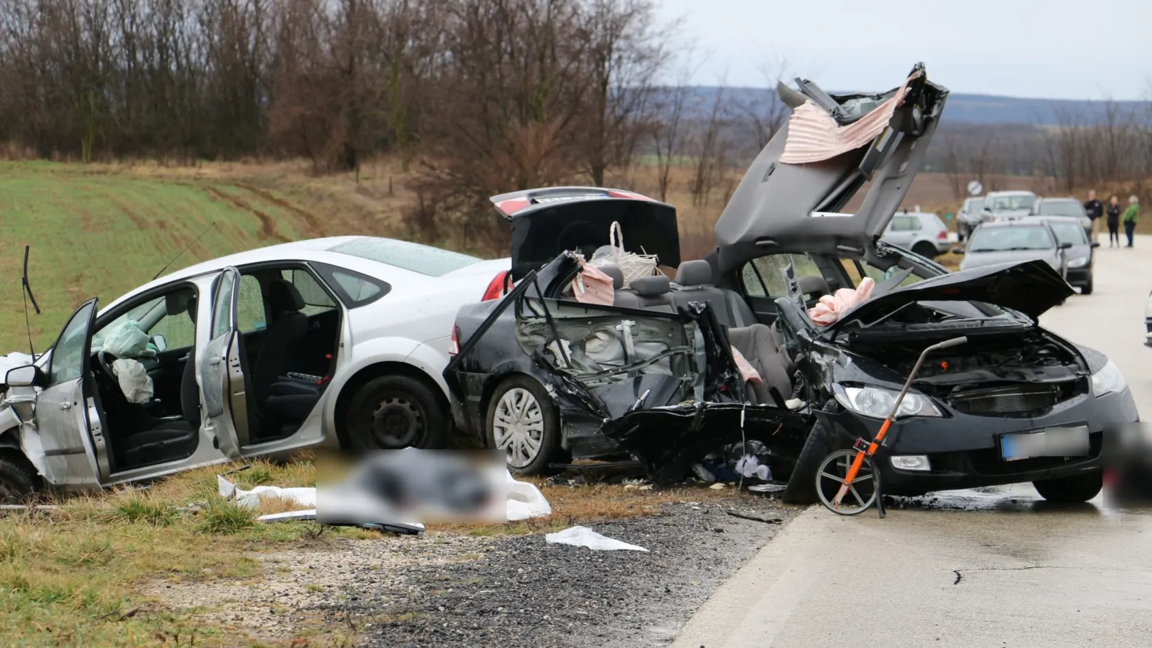 A helyszínen meghalt egy házaspár, amikor szemből nekimentek az autójuknak