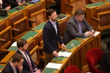 Tordai Bence: Orbán Viktor kitett Vlagyimir Putyinnak