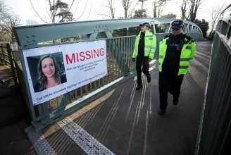 Felfüggesztették a búvárszakértőt, aki részt vett a Nagy-Britanniában eltűnt kutyasétáltató nő keresésében