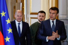A kínai békejavaslat az oroszoknak passzol, de előbb-utóbb Európa is tárgyalóasztalhoz ültetné Zelenszkijt
