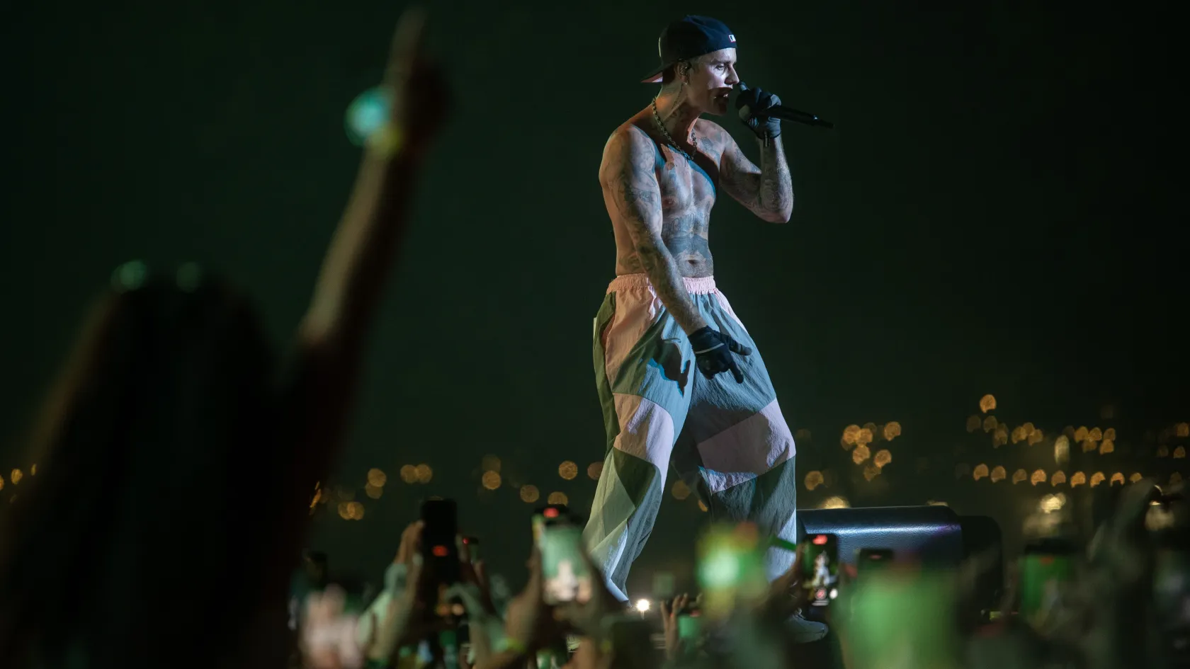 Justin Bieber lemondta a világkörüli turnéja összes koncertjét