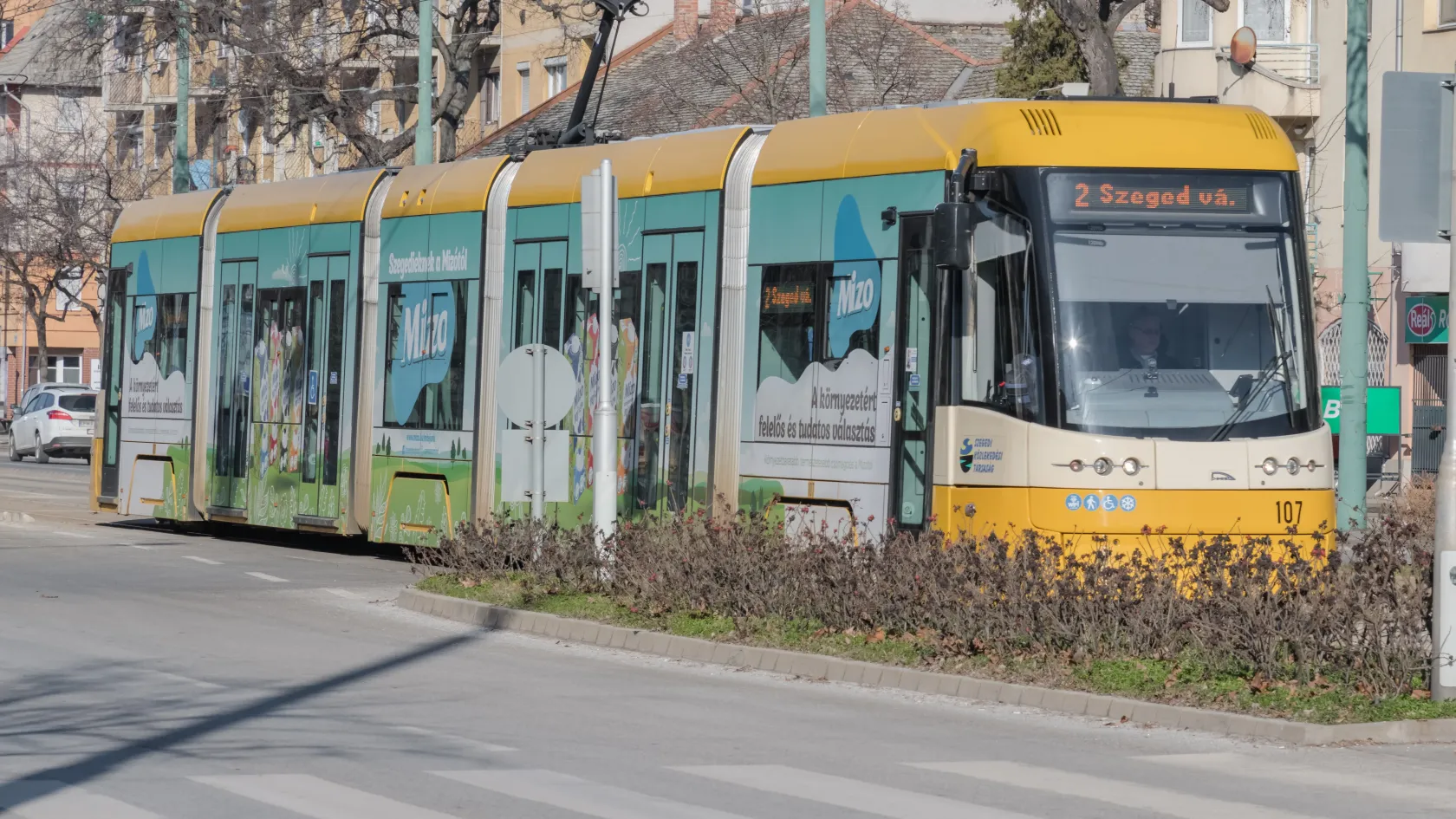 Szegeden már a mesterséges intelligencia számolja az utasokat a villamoson