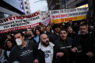 Tüntetések törtek ki Görögországban a 43 halálos áldozatot követelő vonatbaleset után