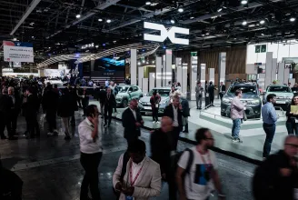 Gigatranzakció az autóiparban: szaúdi tulajdonosa lehet a Dacia egyik romániai üzemének is