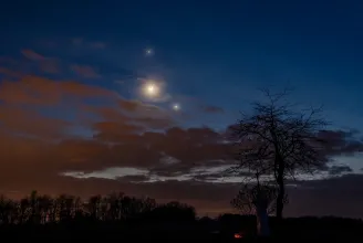Az a két fényes valami az égen a Jupiter és a Vénusz volt, majd még lehet látni őket együtt