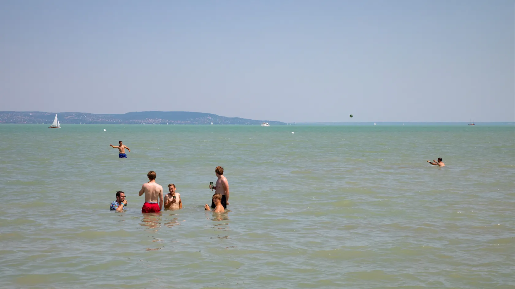 Balatonfenyvesé lett egy 107 méteres partszakasz