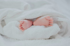 100-180 ezer forinttal csábítják a bankok a Babaváró hitelt igénylő fiatalokat
