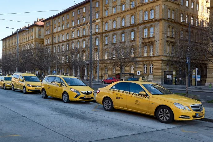 Hétfőtől drágul a taxizás Budapesten