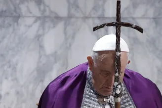Ferenc pápa: Fel kell tartóztatni az emberkereskedelmet
