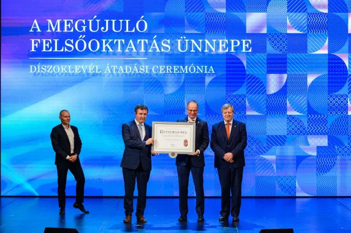 László Palkovics, Minister of Innovation and Technology (2nd from left) and István Stumpf, Government Commissioner for the Coordination of the Higher Education Model Change (right) presenting the Certificate of Honour of Pannon University to Tibor Navracsics, Chairman of the Board of Trustees of the Pannon University Foundation at an event entitled "Celebration of the Renewed Higher Education" at the Petőfi Theatre in Veszprém on 8 November 2021 – Photo: Tamás Vasvári / MTI