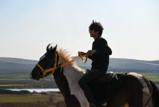 A mai Románia, Bulgária és Magyarország területén jelenhettek meg a világ első lovasai