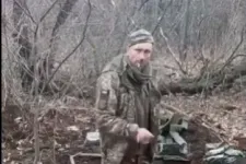 Fegyvertelen ukrán hadifoglyot végezhettek ki orosz katonák, az ukránok szerint háborús bűnt követtek el