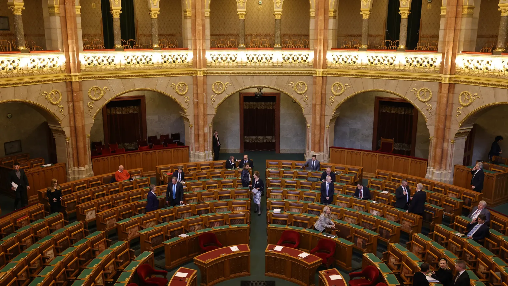 Határozatba foglalja a kormány, hogy a szankciók miatt magasak az energiaárak